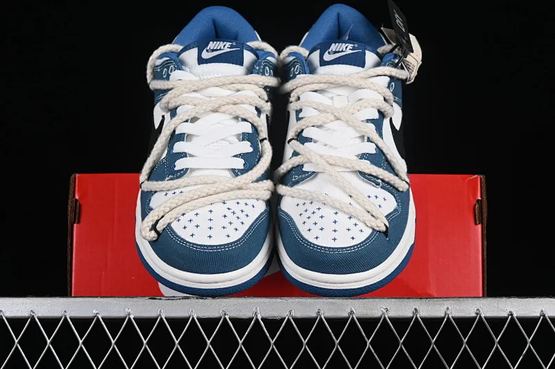 All categories Nk SB Dunk series Nk SB Dunk Low low-top sneakers Nk Dunk Low black and white blue high street style Sashiko embroidery hemp rope deconstruction SB strap low-top casual sneakers DV0834-101